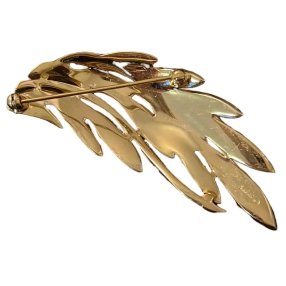 Vintage Whimical Trifari Gold Plated Crystal Angel Wings Brooch